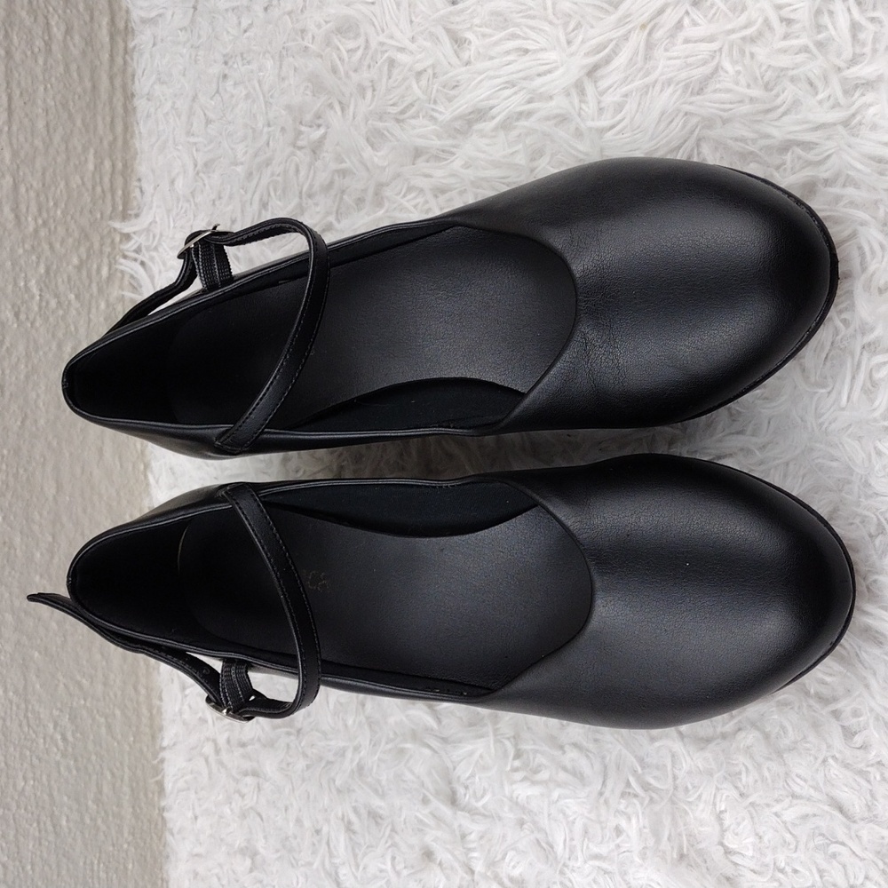 WOMEN'S Black Leather Round Toe Slip-On Buckled Ankle Strap Low Heel Pump Shoe - Picture 2 of 16